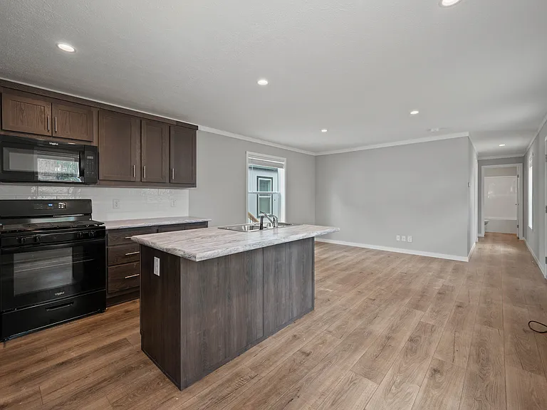 227 F Rd — Photo 3