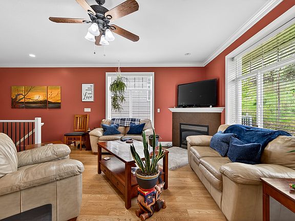 5th image of 2046 Robson Pl #4