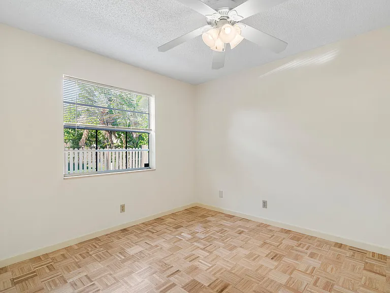 4619 Gladiator Cir — Photo 13