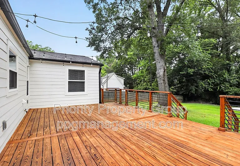 1033 Drummond Ave — Photo 33