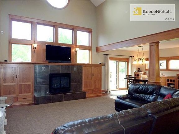 2nd image of 7068 Glenn Ln