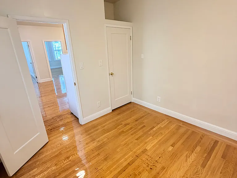 1945 Clay St #7 — Photo 6