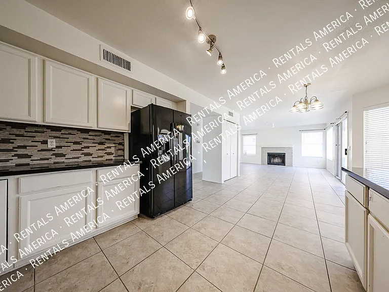 2361 W Myrtle Dr — Photo 12