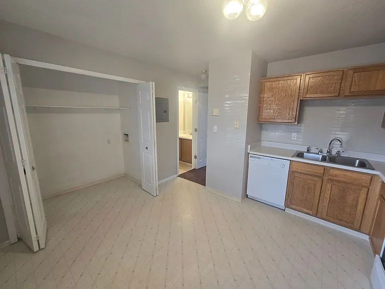 80 Blackburn Ln — Photo 4