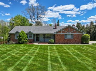 8389 Manchester Dr, Grand Blanc, MI 48439