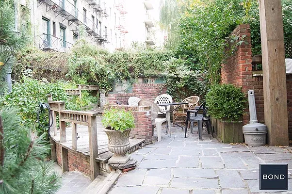 Rented by Bond New York | media 59