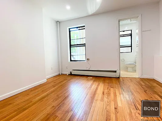 Rented by Bond New York | media 3