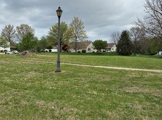 26th St, Highland, IL 62249