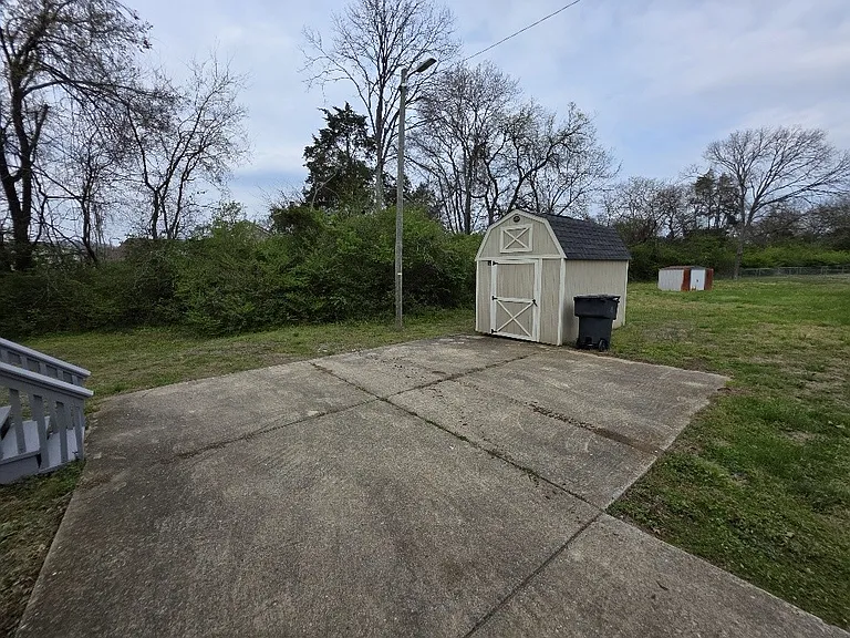 812 Shawnwood Cir — Photo 18