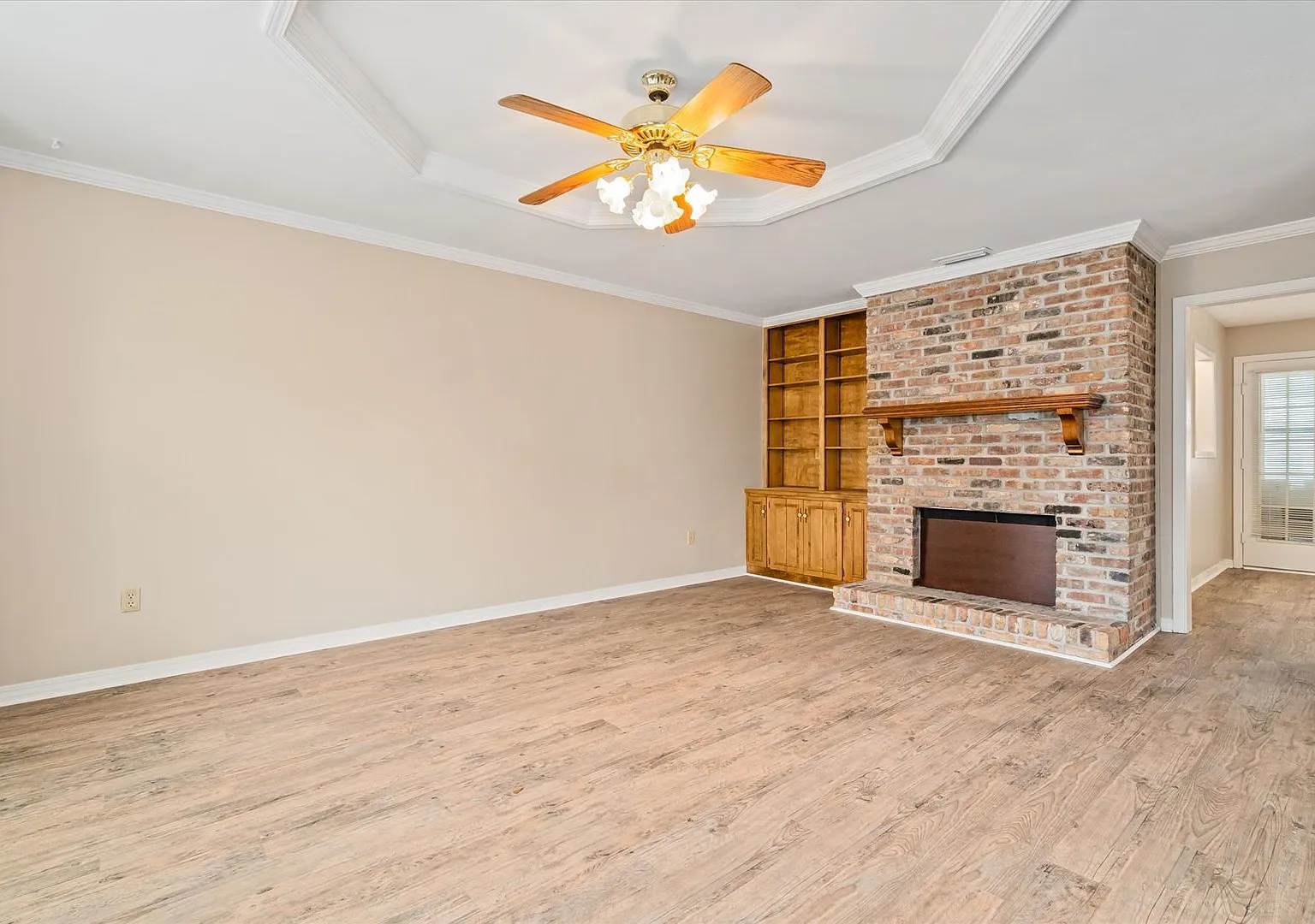 Willowbrook Townhomes -Close To Usa — Photo 4