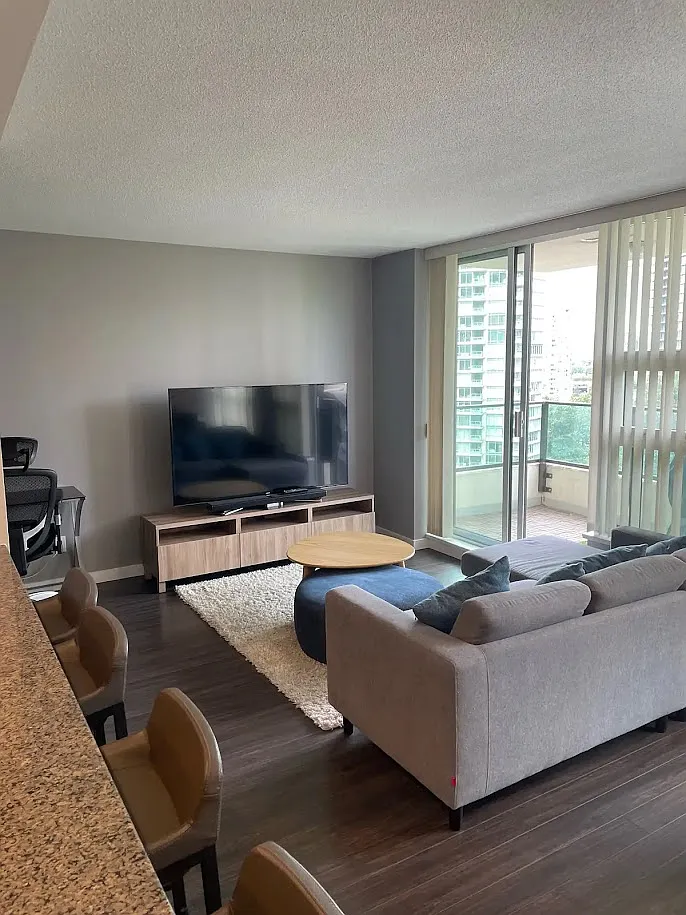1 bed, 655 sqft, $2,400 — Photo 2