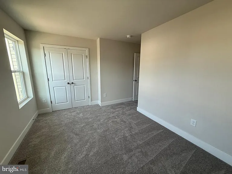 29405 Oxford Dr — Photo 11