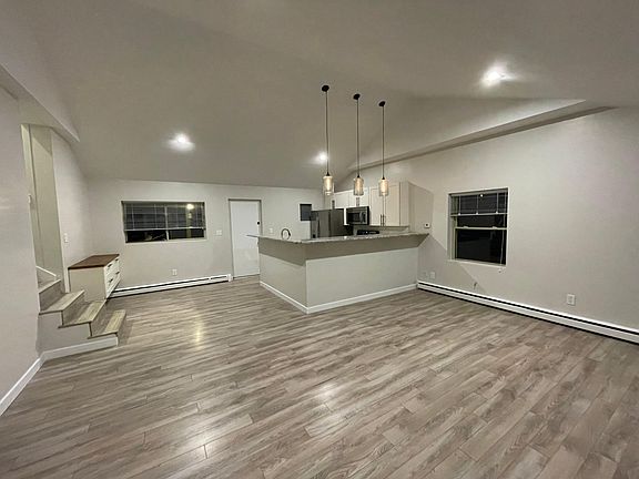 2nd image of 3220 N Leyden St
