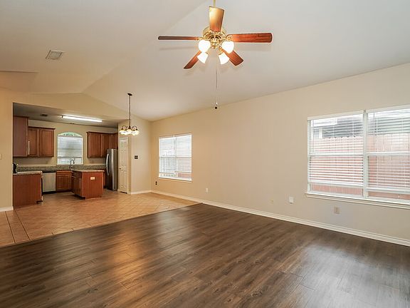 5th image of 1824 Alanbrooke Dr