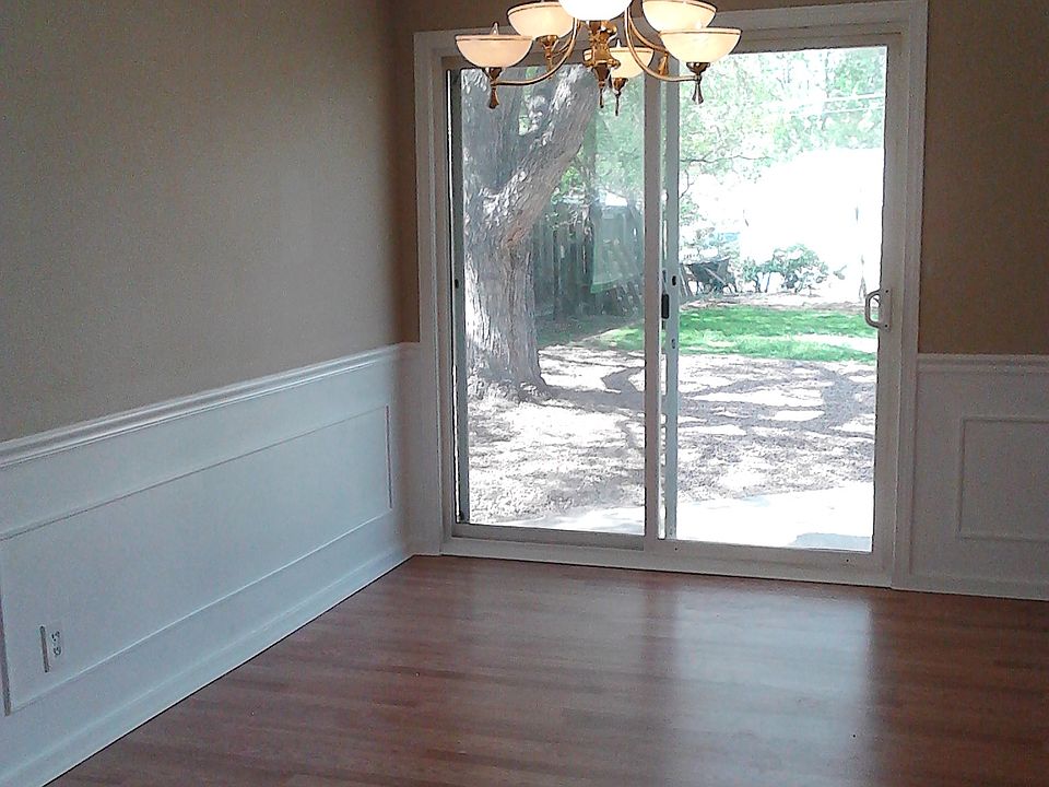 1st image of 2628 Meadowlark Ln