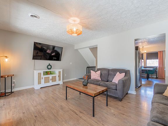 5th image of 2665 Glade Dr