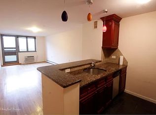 140 Newell St APT 1B, Brooklyn, NY 11222