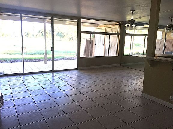 3rd image of 500 E Country Club Dr Unit 7