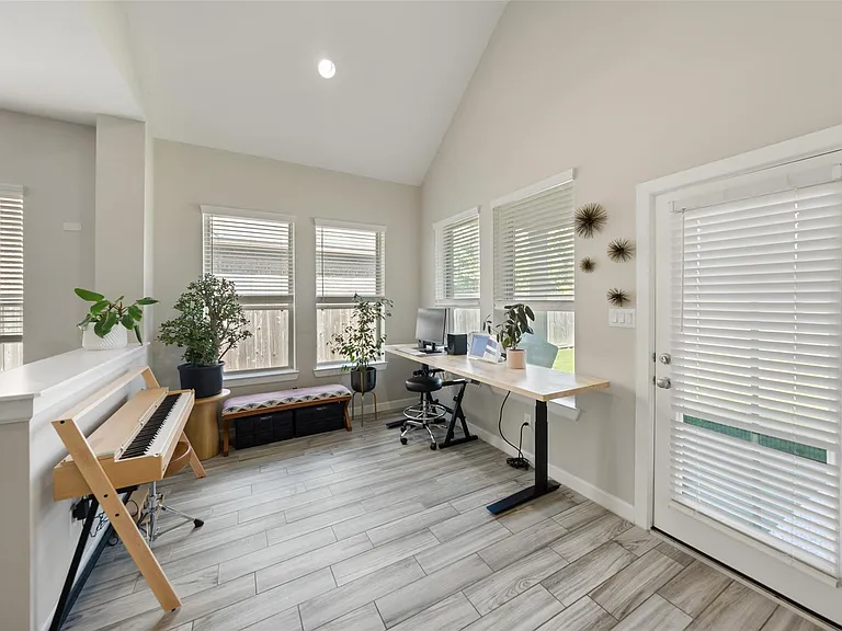 15510 Bosque Valley Ct — Photo 8