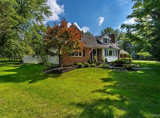 5293 Ashwood Ct, Clarence, NY 14031