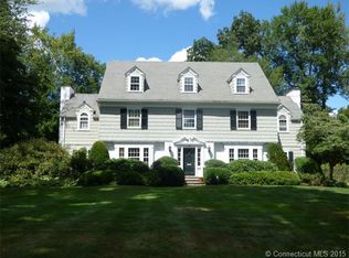 34 Mohawk Dr, West Hartford, CT 06117