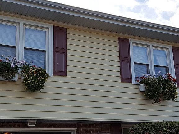 5th image of 56 Cushing St