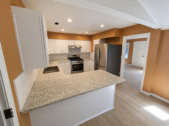 2nd image of 875 SE 66th Way