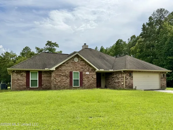 17 P M Hall Rd, Poplarville, MS 39470