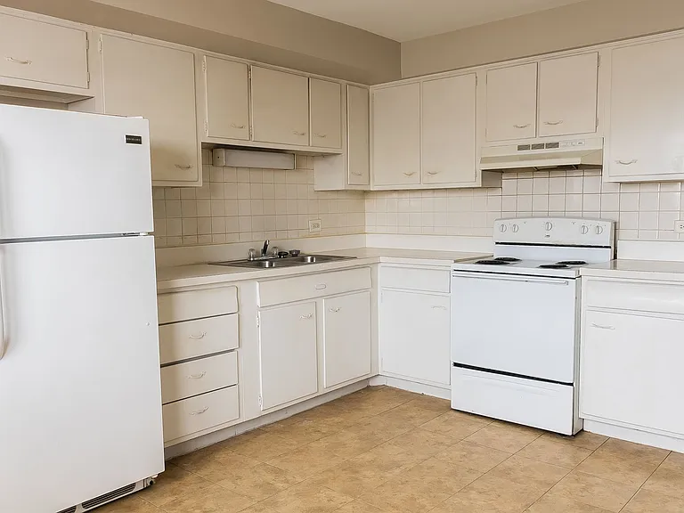 6615-19 W Lloyd Dr — Photo 20
