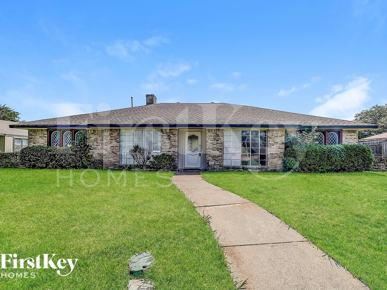 3 bed, 2.0 bath, 2319 sqft, $2,435 — Photo 2