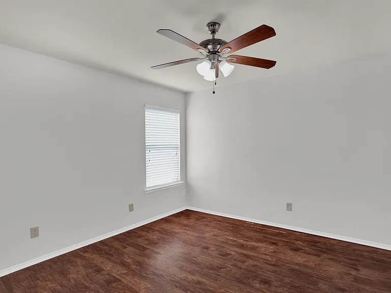 2138 Meadow View Dr — Photo 19