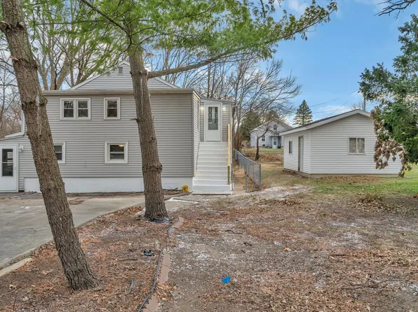 942 26th St, La Salle, IL 61301