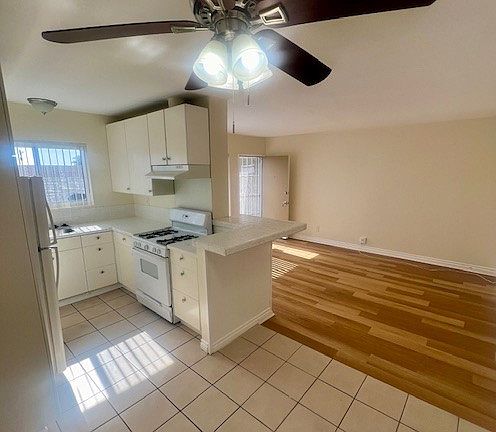 3rd image of 4219 Wilson Ave