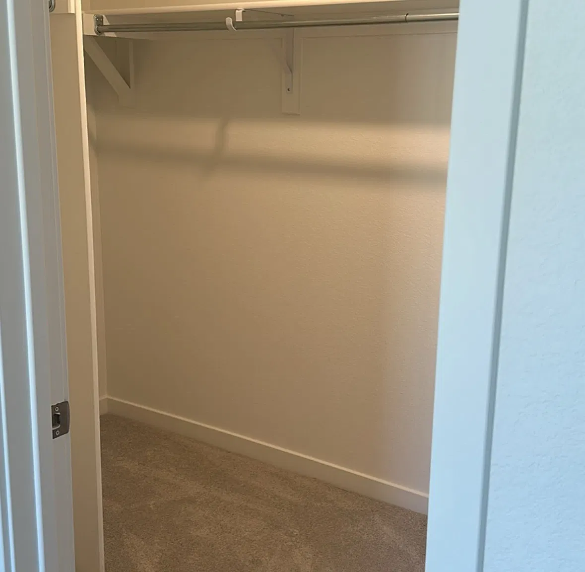 3 bed, 2978 sqft, $3,100 — Photo 2