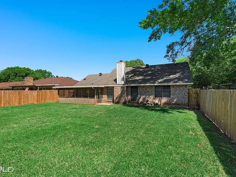 2542 Spruce Dr — Photo 9