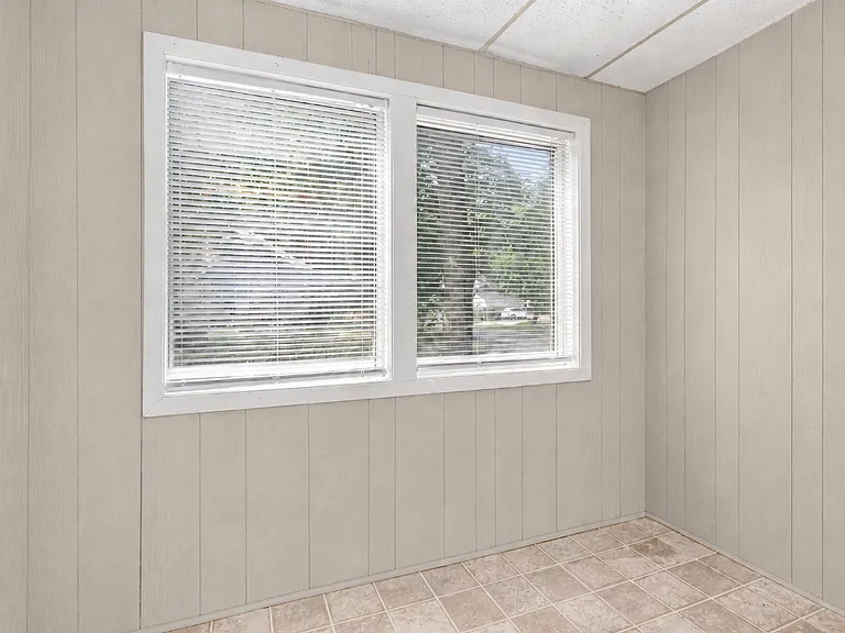 792 W Forest Ave — Photo 10