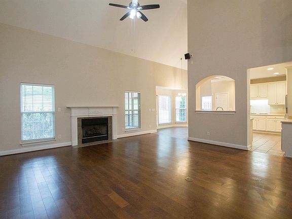 5th image of 553 White Stone Way
