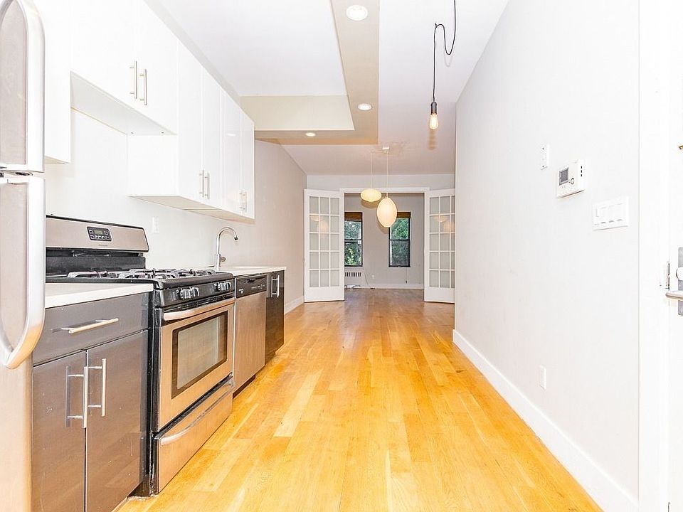 1st image of 338 Melrose St #L2