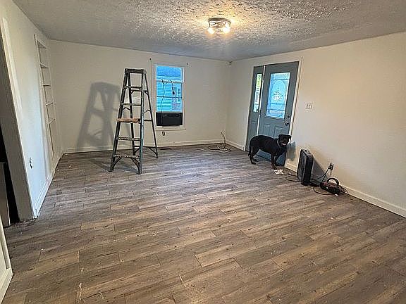 3rd image of 6240 High St
