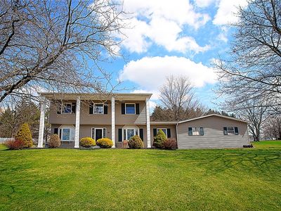 718 White Springs Dr, Geneva, NY, 14456