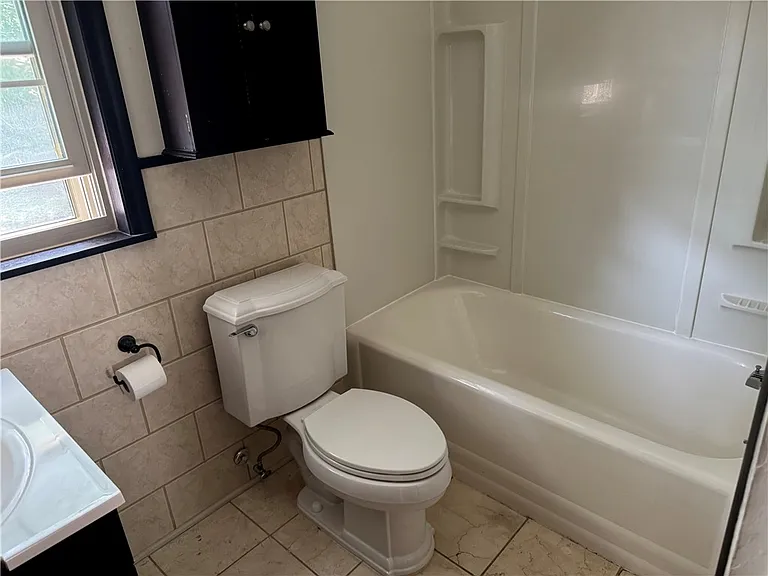 633 Crystal Dr — Photo 31