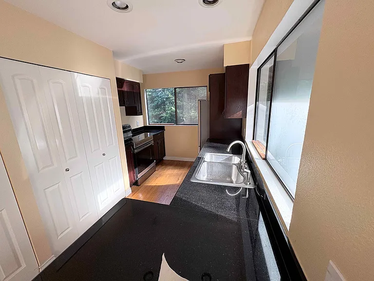 10215 SE 6th St — Photo 12