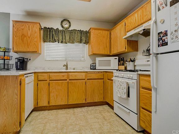 5th image of 3800 White Oak Dr