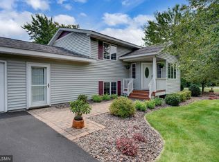 33021 Nueman Trl, Lindstrom, MN 55045