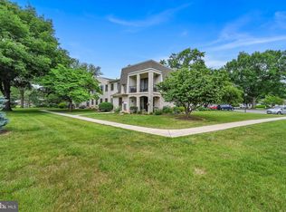 69 Valleybrook Dr, Lancaster, PA 17601