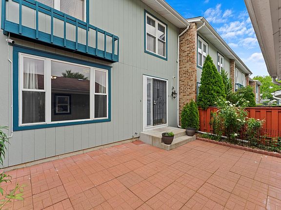 4th image of 310 Colony Green Dr