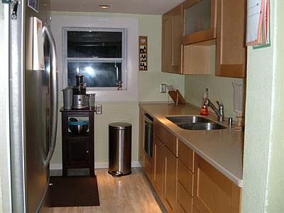4th image of 1138 Puget St NE