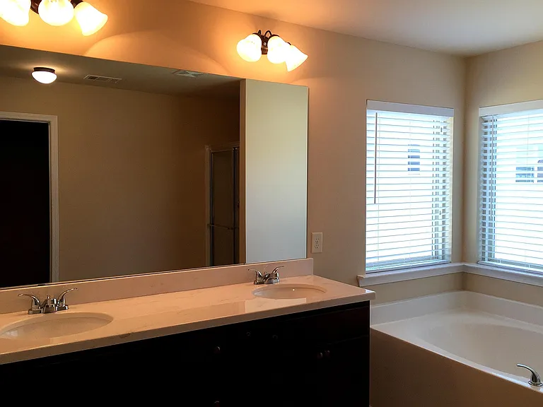 2452 Turnbury Glen Walk — Photo 14