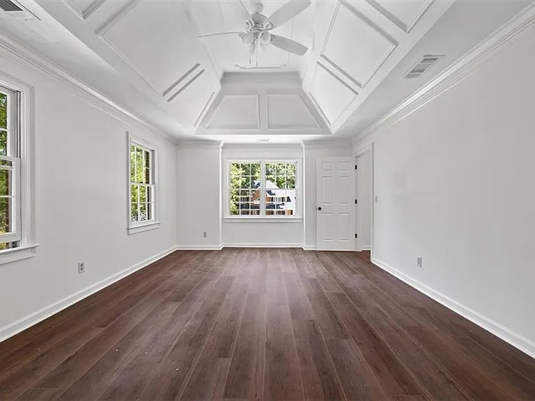 2120 Skyland Cove Ln — Photo 25