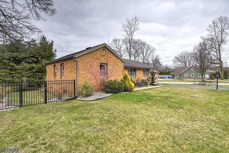 33 Greenbrook Dr, West Milford, NJ 07480 Zillow